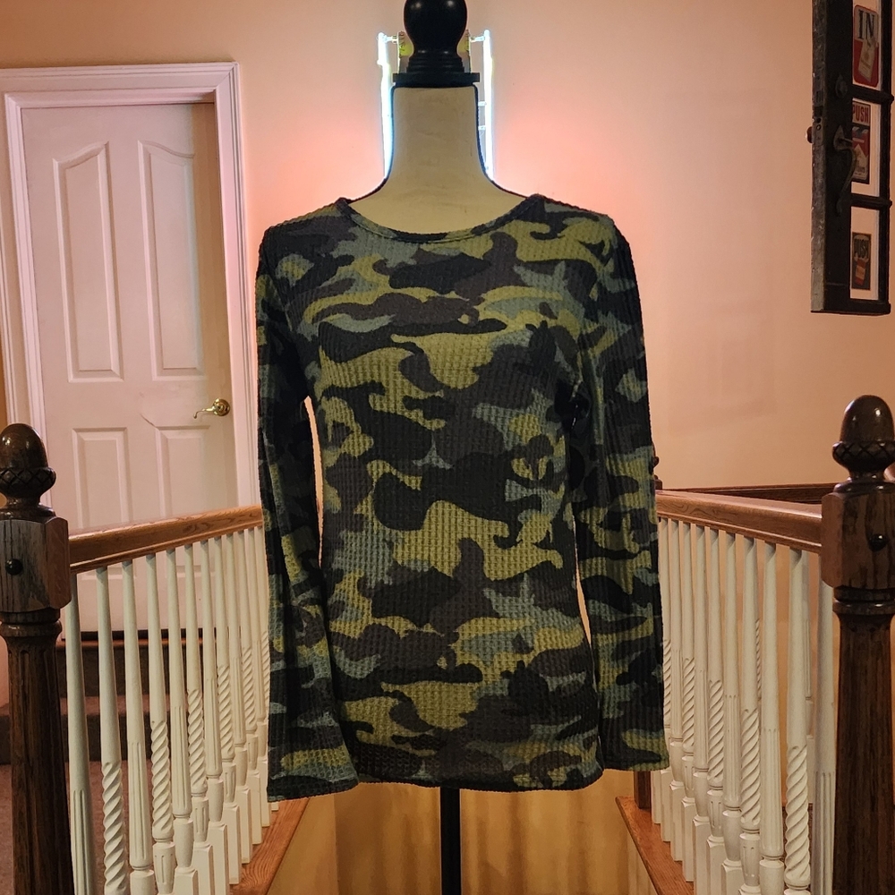 Simply Southern Collection Small Women's Camouflage Long Sleeve Shirt Top